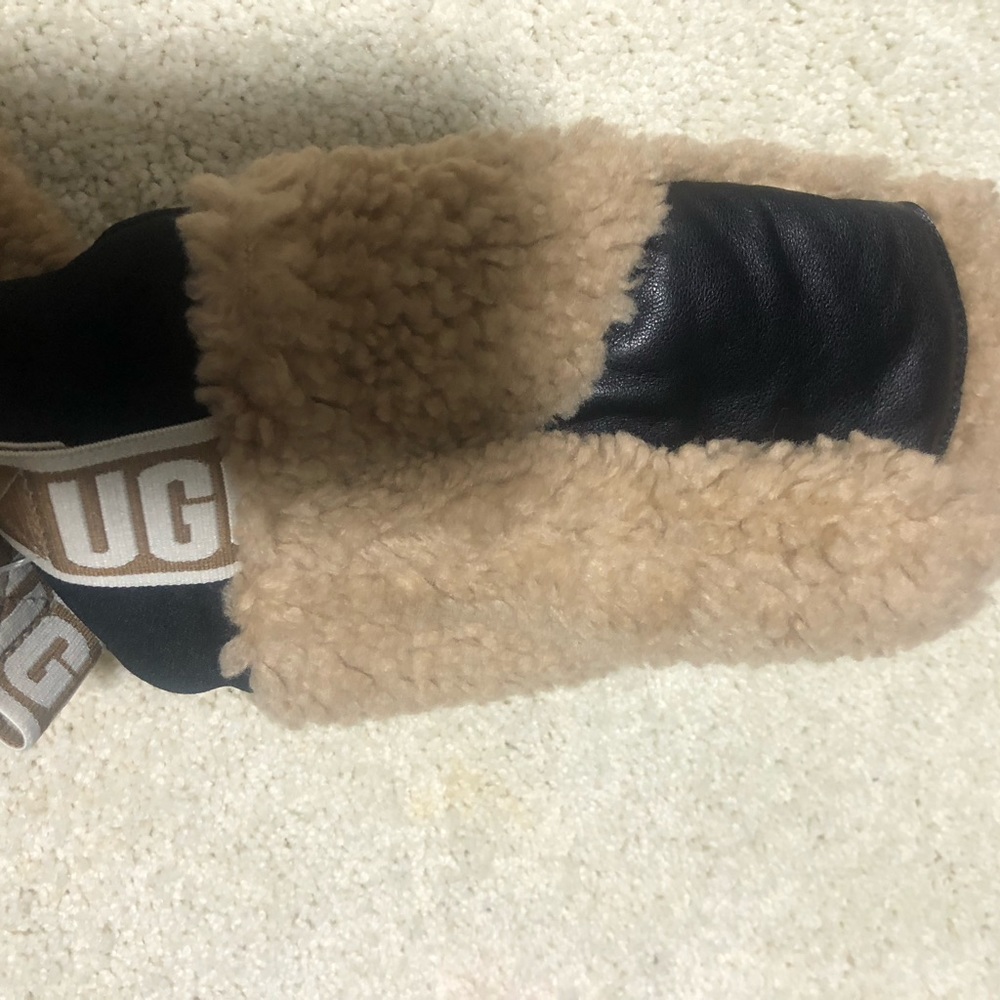 Ugg Gloves - image 4